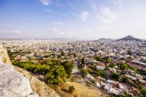 Vue panoramique du paysage urbain avec le mont Lycabettus de jour, Athènes, Grèce — Photo de stock