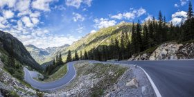 Áustria, Vorarlberg, Montafon, Alpes, Silvretta estrada alpina alta durante o dia — Fotografia de Stock