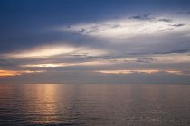 Slovenia, Istria, Litorale sloveno, Izola, costa adriatica al tramonto — Foto stock