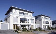 Germany, North Rhine-Westphalia, Moenchengladbach, two newly built apartment houses — Stock Photo