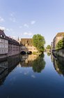 Deutschland, Bayern, Nürnberg, Blick zum Heilig-Geist-Spital an der Pegnitz — Stockfoto