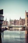 Allemagne, Hambourg, vieux quartier des entrepôts pendant la journée — Photo de stock