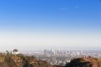 США, Каліфорнія, Лос-Анджелес, Skyline, Гріффіт обсерваторії і туристів — стокове фото