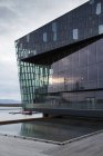 Ilha, Reykjavik, sala de concertos de Harpa, vista parcial — Fotografia de Stock