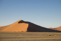 Африка, Намибия, Соссусвлеи, песчаные дюны на закате — стоковое фото
