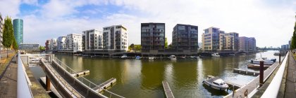 Німеччина, Гессен, Франкфурт, сучасні розкішні апартаменти в Westhafen view — Stock Photo