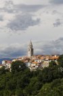 Croazia, Krk, Veduta della città vecchia di Vrbnik — Foto stock