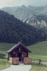 Austria, Tirolo, Karwendel Mountains, Risstal, Grosser Ahornboden, Eng-Alm, baita di montagna — Foto stock