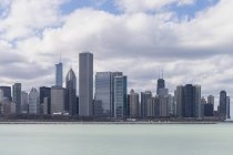 Чикаго Skyline з озера Мічиган, Чикаго, Іллінойс, США, США — стокове фото