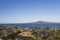 Neuseeland, Auckland, Blick auf die Insel Rangitoto bei Tag — Stockfoto
