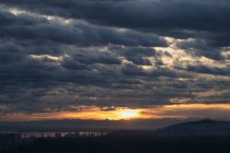 Paesaggio nuvoloso sulle Alpi e sul lago di Costanza all'alba a Baden-Wuerttemberg, Germania — Foto stock