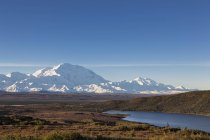 Mount Mckinley and reflection of Wonder Lake at Denali National Park, Alaska, USA — Stock Photo