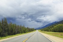 Canada, British Columbia, Rocky Mountains, road through Mount Robson Provincial Park — Stock Photo