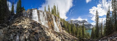 Canada, Alberta, Montagne Rocciose, Yoho National Park, Seven Veils Falls vicino al lago O'Hara — Foto stock