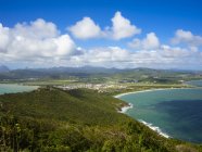 Caribe, Pequenas Antilhas, Santa Lúcia, Vista sobre a Reserva Natural da Baía de Savannes, perto do Forte Vieux — Fotografia de Stock