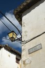 Spagna, Aragona, Riglos, casa con cartello 'telefonos' — Foto stock