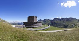 Itália, Trentino, Belluno, cemitério de soldados no Pordoi Pass — Fotografia de Stock