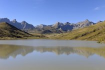 Espagne, Aragon, Pyrénées centrales, Embalse de Escarra pendant la journée — Photo de stock