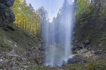 Германия, Кимгау, водопады Schossrinn живописный природный ландшафт — стоковое фото