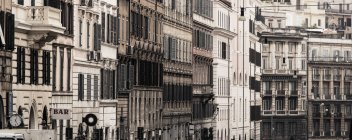 Itália, Roma, vista dos edifícios da cidade velha durante o dia — Fotografia de Stock