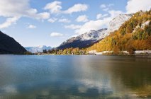 Scenic view of Lake Grundlsee with mountains at daylight, Styria, Austria, — Stock Photo