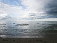 Germania, Veduta del cielo nuvoloso sul Mar Baltico a Rugen Island — Foto stock