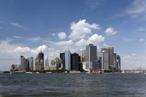 USA, lo skyline di New York City nella giornata di sole — Foto stock