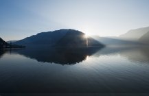 View of Lake Hallstaetter See at sunrise, Upper Austria, Austria — Stock Photo