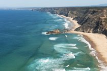 Португалія, Алгарве, Sagres, вид на пляж з скелі — стокове фото
