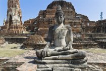 Thaïlande, Ayutthaya, statue de Bouddha au temple — Photo de stock