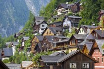 Picturesque Houses on mountain slope — Stock Photo