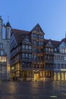 Allemagne, Lowe Saxe, Hildesheim, Façade, Maison Wedekind la nuit — Photo de stock