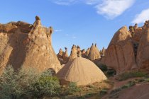 Turquie, Anatolie centrale, Cappadoce, cheminées de fées dans la vallée du Devrent — Photo de stock