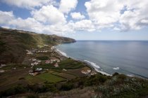 Portugal, Açores, Santa Maria, baía de São Lourenco sob nuvens — Fotografia de Stock