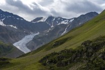 Austria, Tirol, Kaunertal, glaciar Gepatschferner durante el día - foto de stock