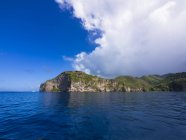 Antillas, Antillas Menores, Santa Lucía, Soufriere, vista a la costa rocosa - foto de stock