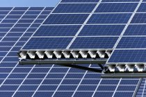 Перегляд сонячних панелей в фотоелектричних park в денний час, Westerheim, Баварія, Німеччина — стокове фото
