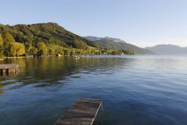 Austria, Alta Austria, Weyregg, Veduta del lago Attersee — Foto stock