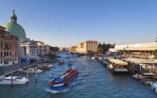 Italy, Venice, Morning traffic on Canal Grande at St. Lucia — Stock Photo