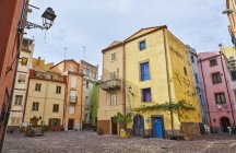 Italia, Sardegna, Bosa, case colorate — Foto stock