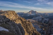 Italien, Venetien, Dolomiten, Lagazuoi und Civetta bei Sonnenuntergang — Stockfoto