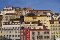 Portugal, Lisbonne, Alfama, maisons de la vieille ville — Photo de stock