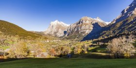 Switzerland, Bern, Bernese Oberland, holiday resort Grindelwald, Wetterhorn, Schreckhorn — Stock Photo