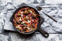 Vegetable balls with Zoodles, carrot  and beetroot spaghetti — Stock Photo