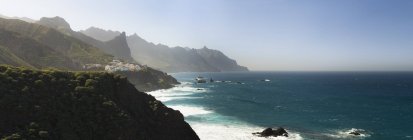 España, Islas Canarias, Tenerife, Taganana en la costa - foto de stock