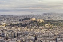 Grecia, Ática, Atenas, Vista desde el Monte Lycabettus sobre la ciudad con Acrópolis - foto de stock