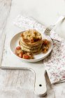 Frittelle senza glutine con composta di rabarbaro, farina di cocco — Foto stock