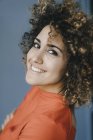Portrait of a confident, laughing woman — Stock Photo