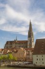 Alemanha, Baviera, Regenbsurg, Catedral de Regensburg e rio Danúbio — Fotografia de Stock