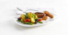 Salada de batata mediterrânea com Chorizo — Fotografia de Stock